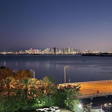 Bayfront Apartment Breathtaking Views- One Bedroom W Balcony- Living Room -Free Parking 마이애미 비치 외부 사진