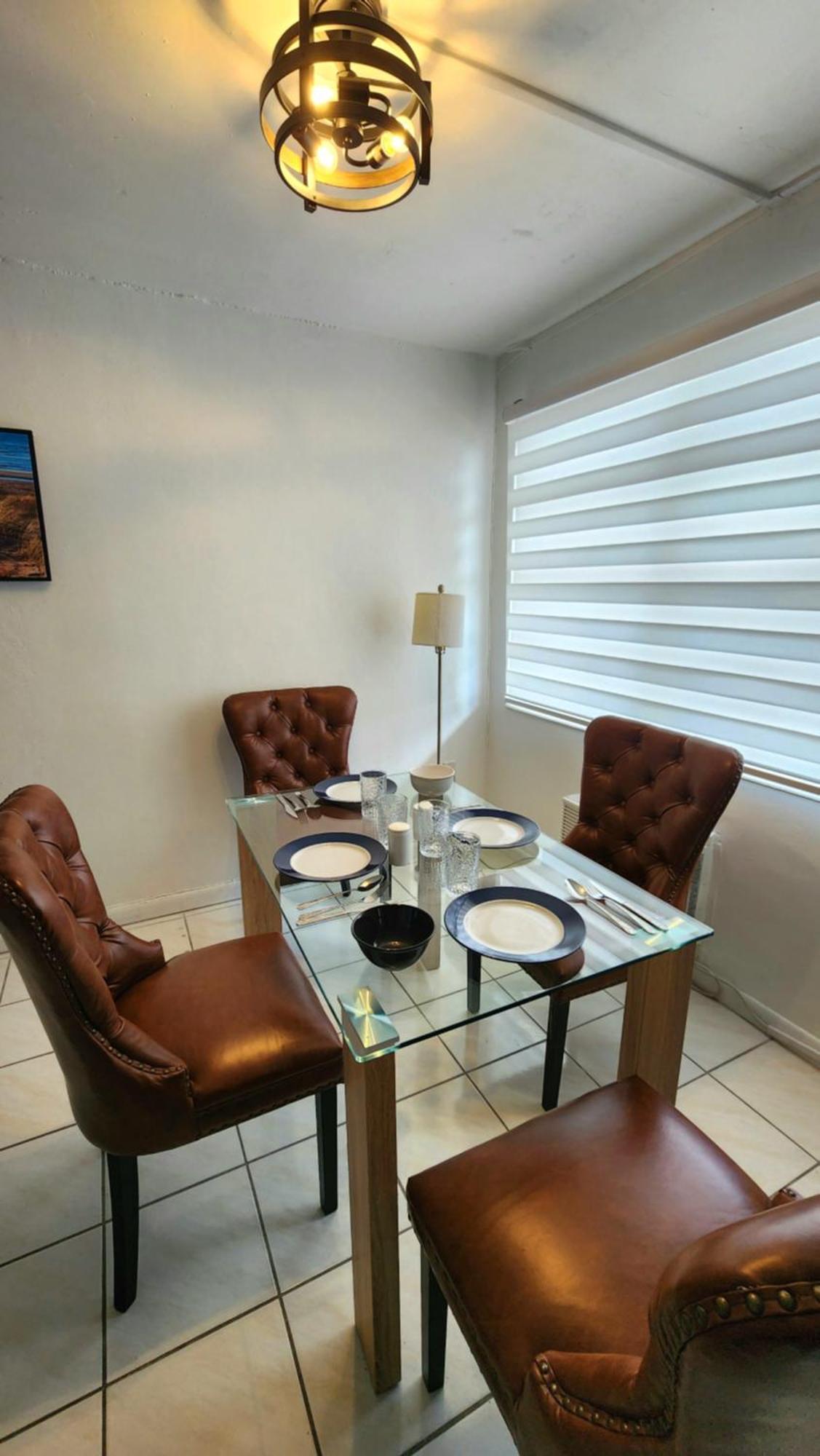 Bayfront Apartment Breathtaking Views- One Bedroom W Balcony- Living Room -Free Parking 마이애미 비치 외부 사진