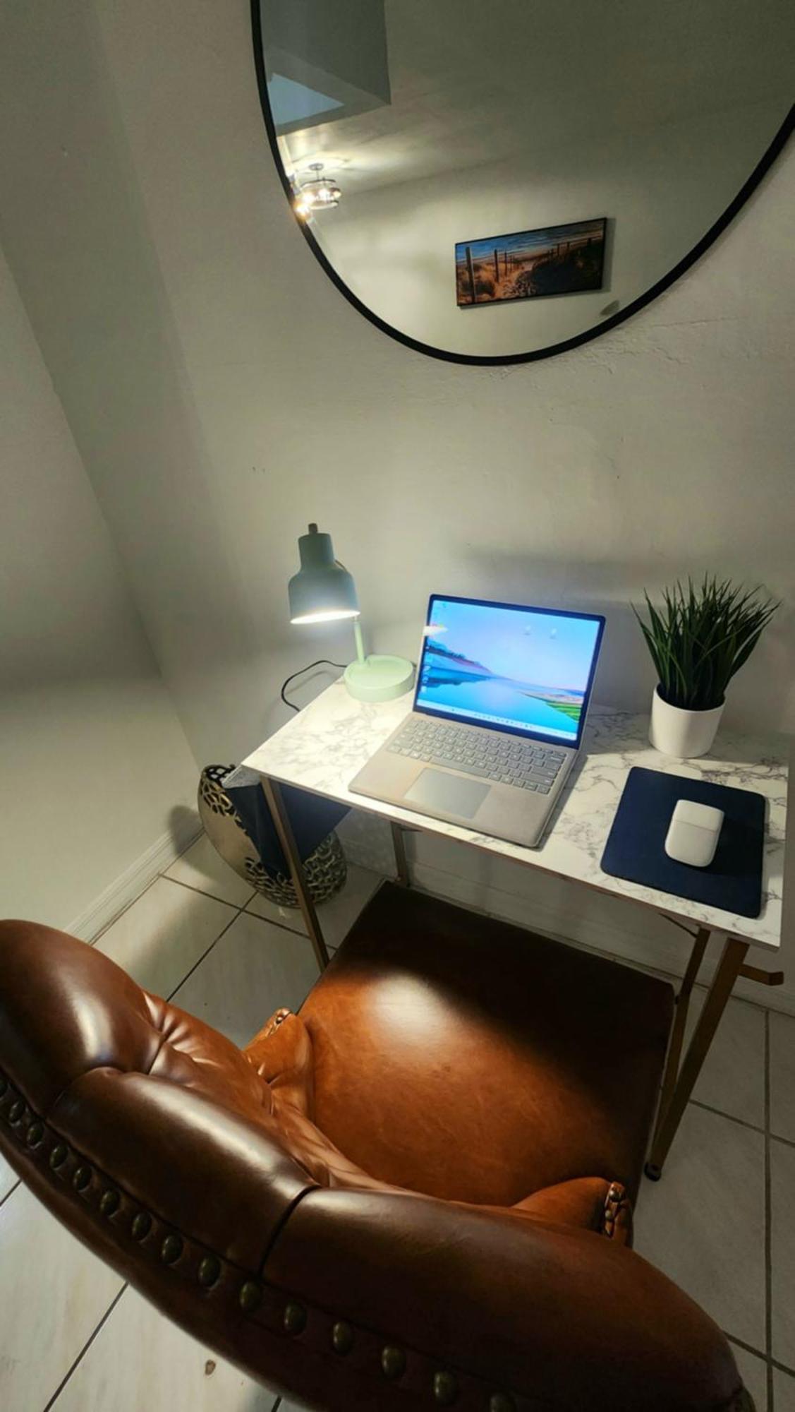Bayfront Apartment Breathtaking Views- One Bedroom W Balcony- Living Room -Free Parking 마이애미 비치 외부 사진