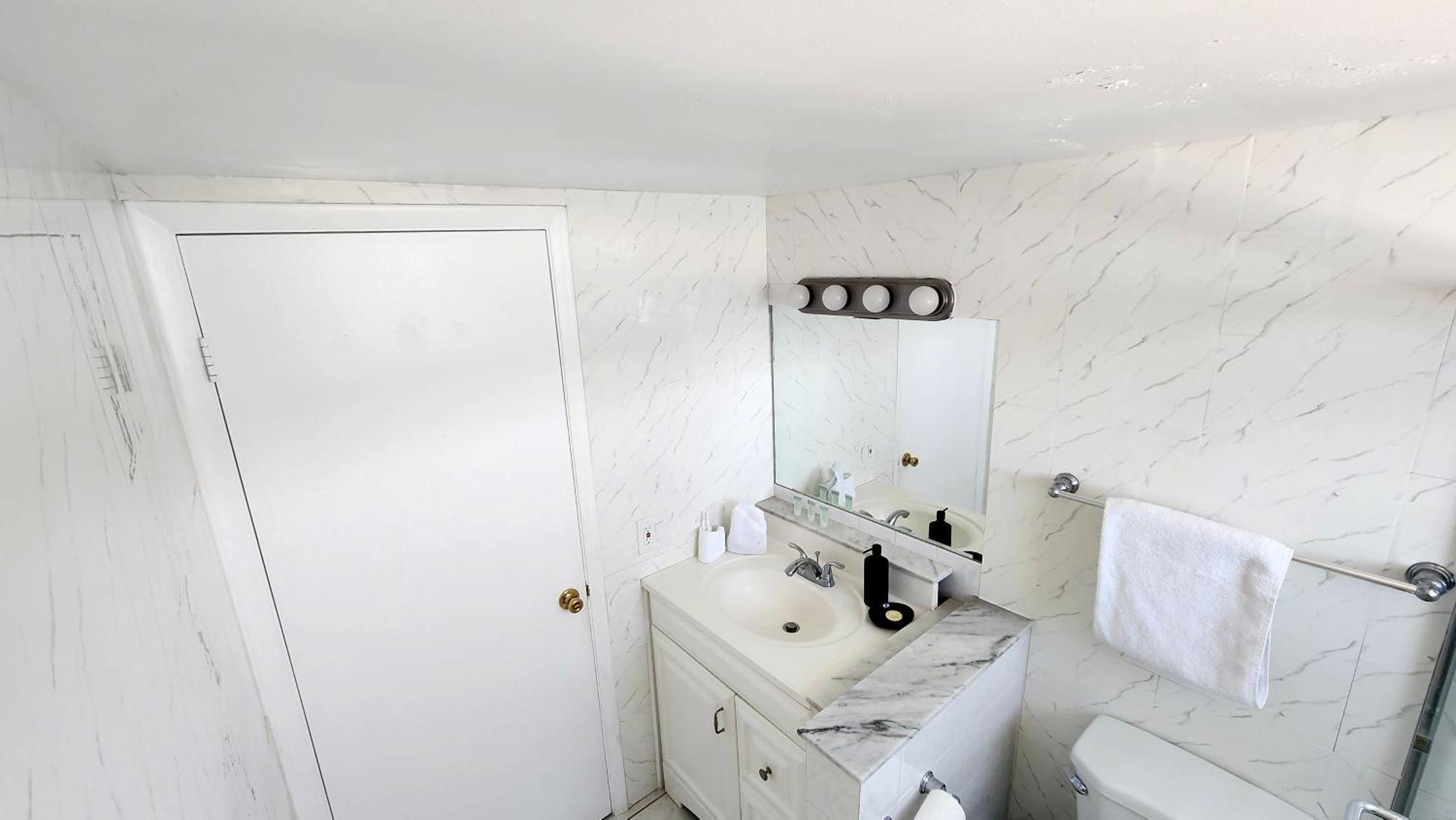 Bayfront Apartment Breathtaking Views- One Bedroom W Balcony- Living Room -Free Parking 마이애미 비치 외부 사진